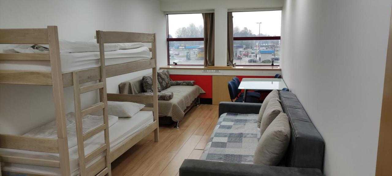 Hostel OmnibusČakovec エクステリア 写真
