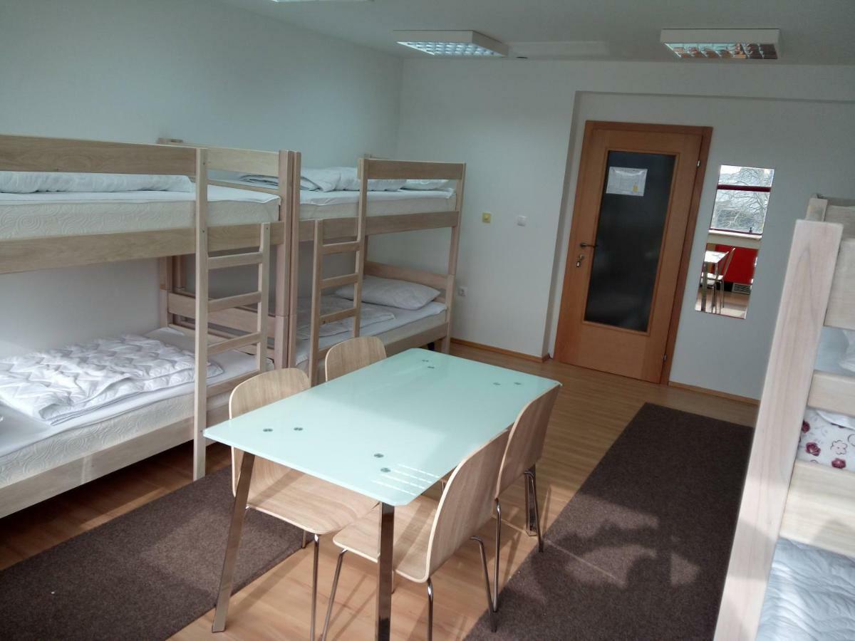 Hostel OmnibusČakovec エクステリア 写真